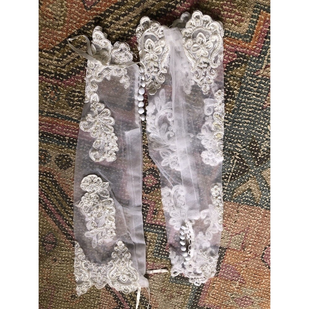 Bridal embroidered vintage Lace Ladies Gloves white